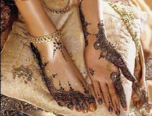 foto27.-primer-mehendi-na-ruke-i-noge-vypolnennyh-v-odnom-stile