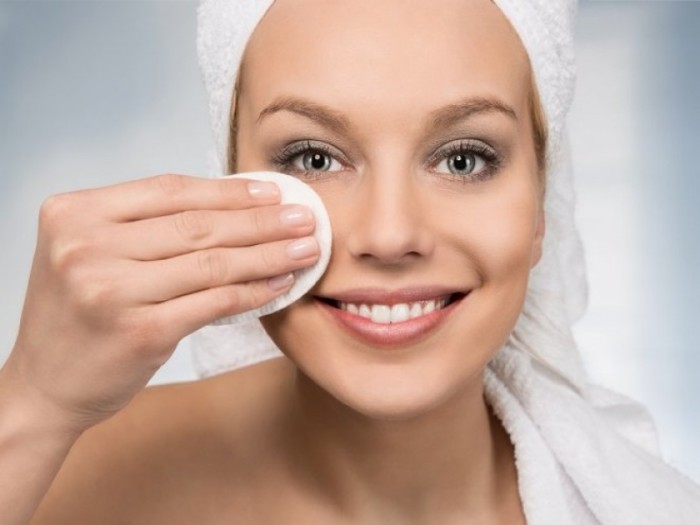 guerlain-secretde-purete-cleansing-milk-smoothes-2
