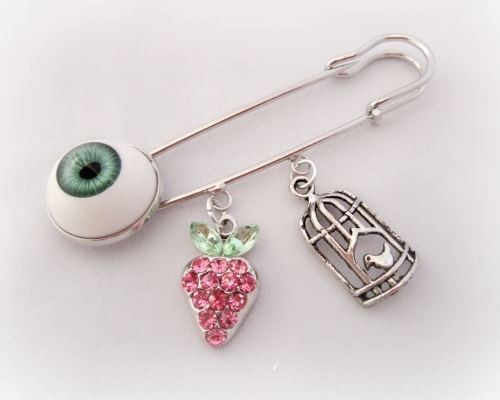 Eye_20charm_20brooch_20green_2001_original-1