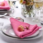 servirovka-stol-roza-cvetok