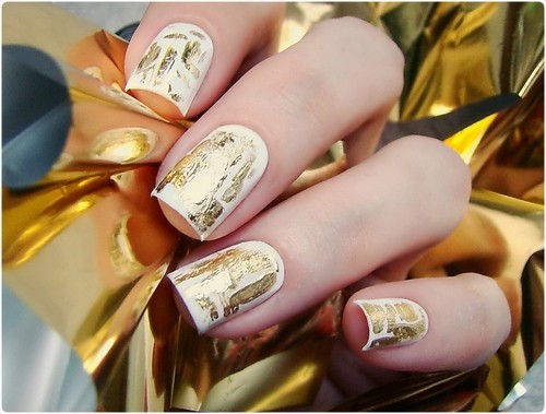 Foil nail design