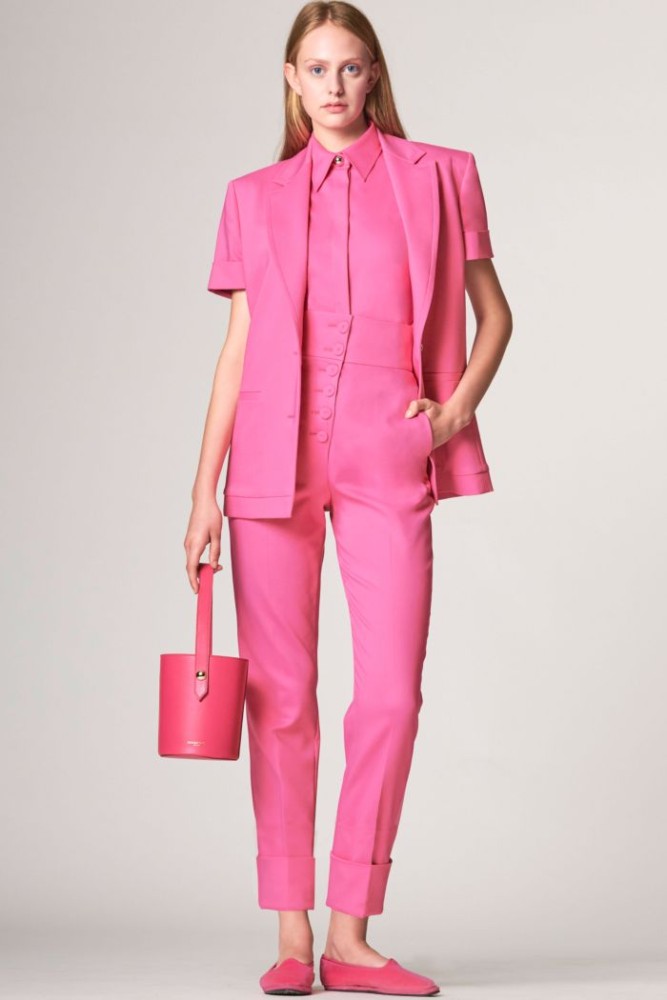 Розовая одежда для женщин